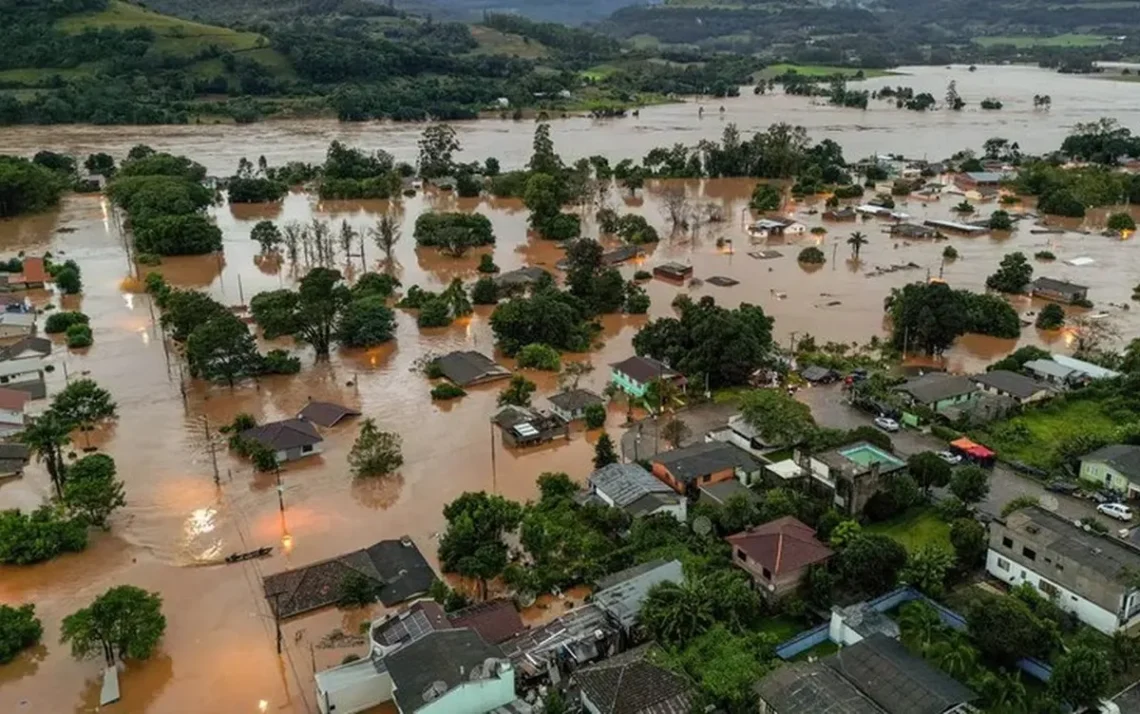 inundações, desastres, meteorológicos;