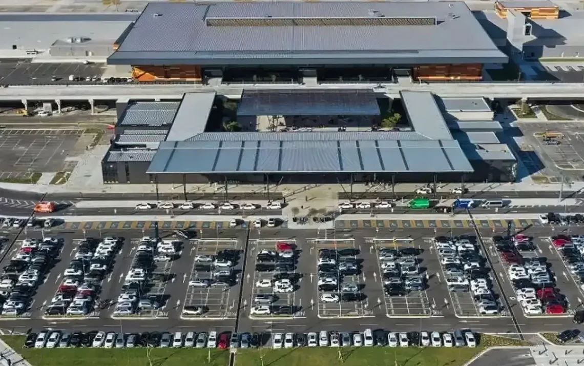 Aeroporto, Internacional de, Florianópolis;