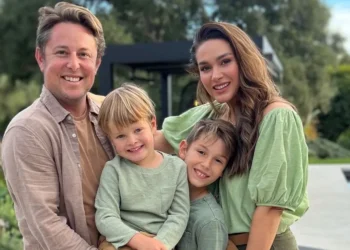 Fernanda Machado com marido e filhos — Foto: Repodução/Instagram - Todos os direitos: © Revista Quem