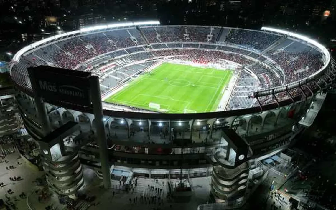 Botafogo atropela o Vasco e abre seis pontos na liderança - Todos os direitos: © GE - Globo Esportes