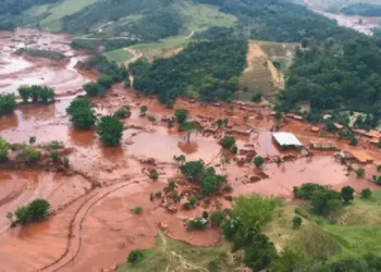 rompimento, tragédia, desastre;