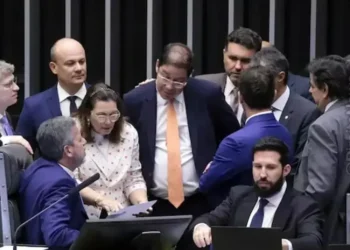 salário, mínimo, benefício, de prestação, contínua, proposta, de emenda, à constituição';