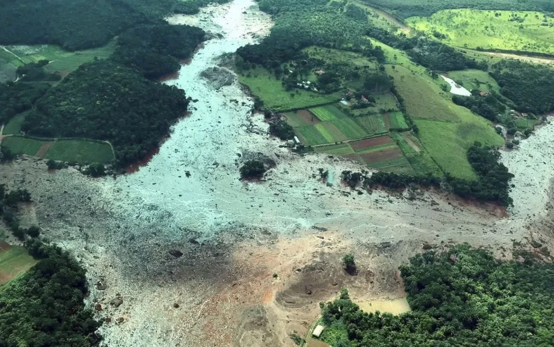 mineradoras, rompimento, acusação';