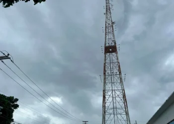 pancadas, de chuva, chuviscos, tempestades;