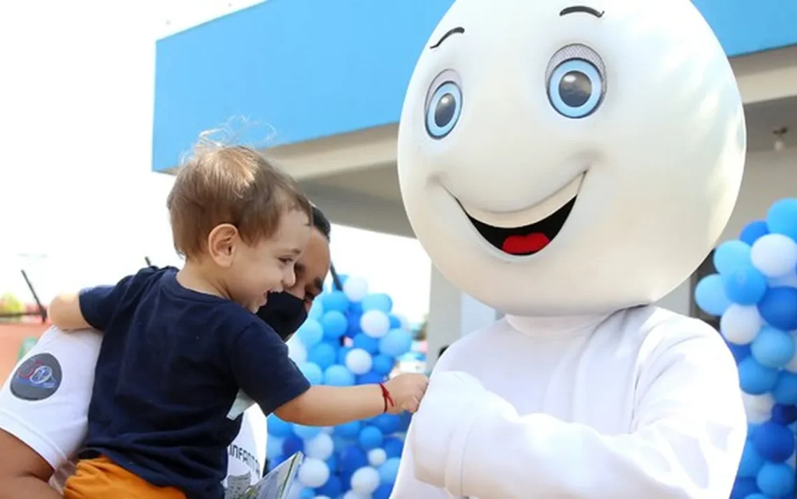 imunização, vacinas essenciais, calendário infantil;