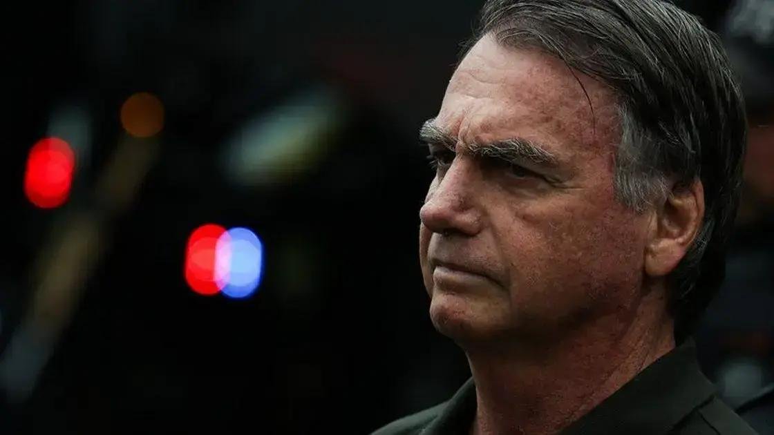 Bolsonaro pede autorização ao STF para visita médica em prisão domiciliar