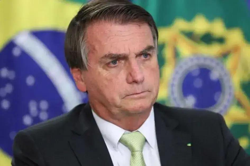 Carlos Bolsonaro informa sobre a grave saúde de Jair Bolsonaro
