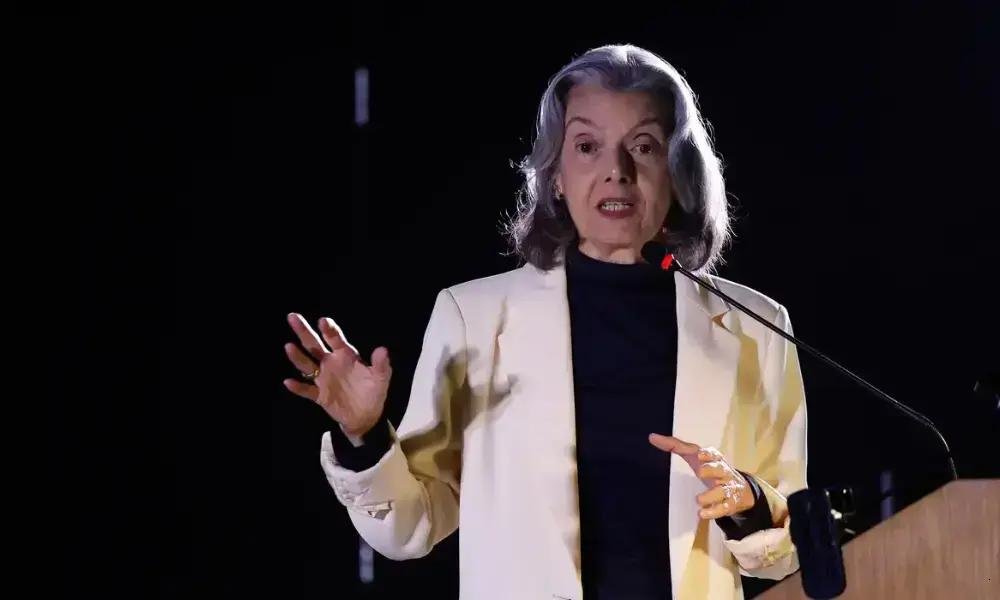 Carmén Lúcia e a luta diária pela democracia no Brasil