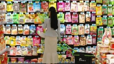 China traça plano arrojado para estimular consumo até 2027