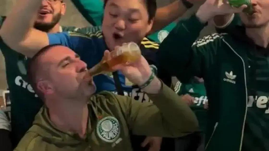 Comemoração do auxiliar João Martins após vitória épica do Palmeiras na Libertadores