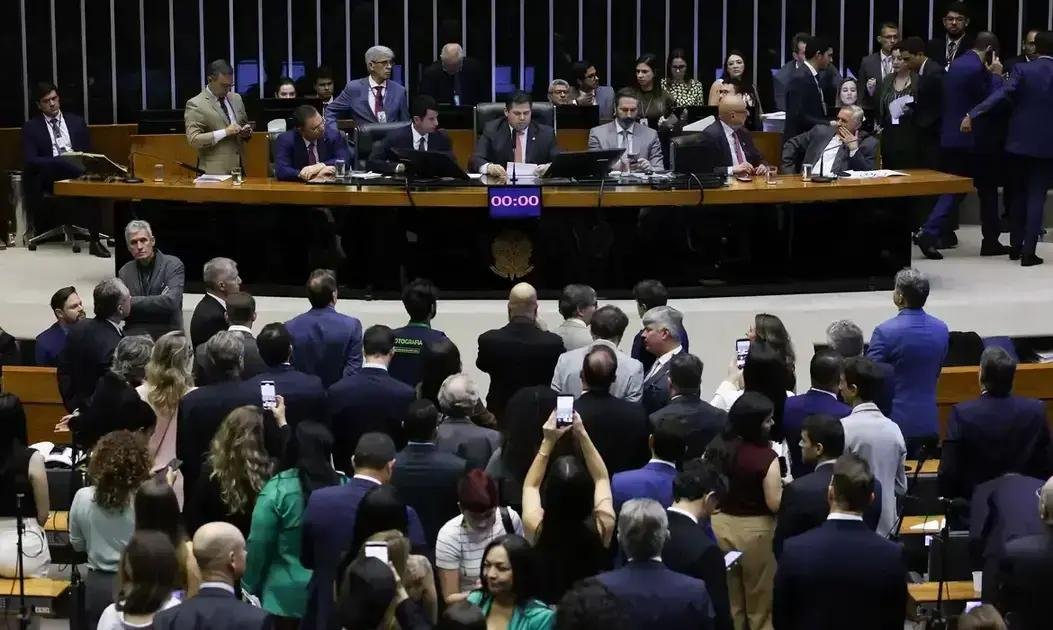 Congresso derruba vetos de Lula e avança no projeto de licenciamento ambiental
