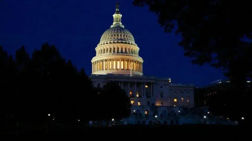 Congresso dos EUA aprova o fim do shutdown após 43 dias de paralisação