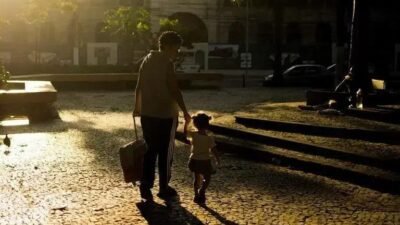 Desigualdade de Gênero: O peso do cuidado não remunerado sobre as mulheres