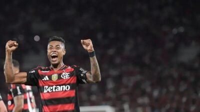 Flamengo vence Sport e assume a liderança do Campeonato Brasileiro