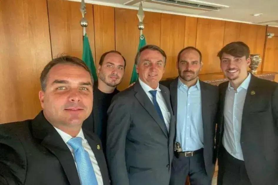 Flávio Bolsonaro se destaca como forte candidato em 2026