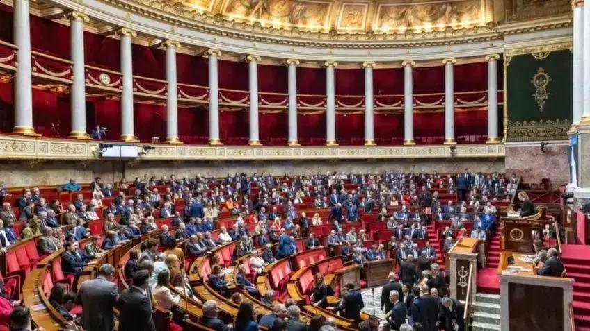 França Suspende Reforma Previdenciária até 2027: O que Isso Significa?