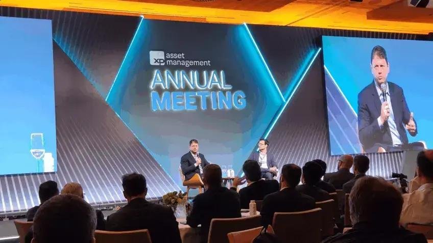 Governador Tarcísio defende prisão perpétua e medidas de segurança mais severas