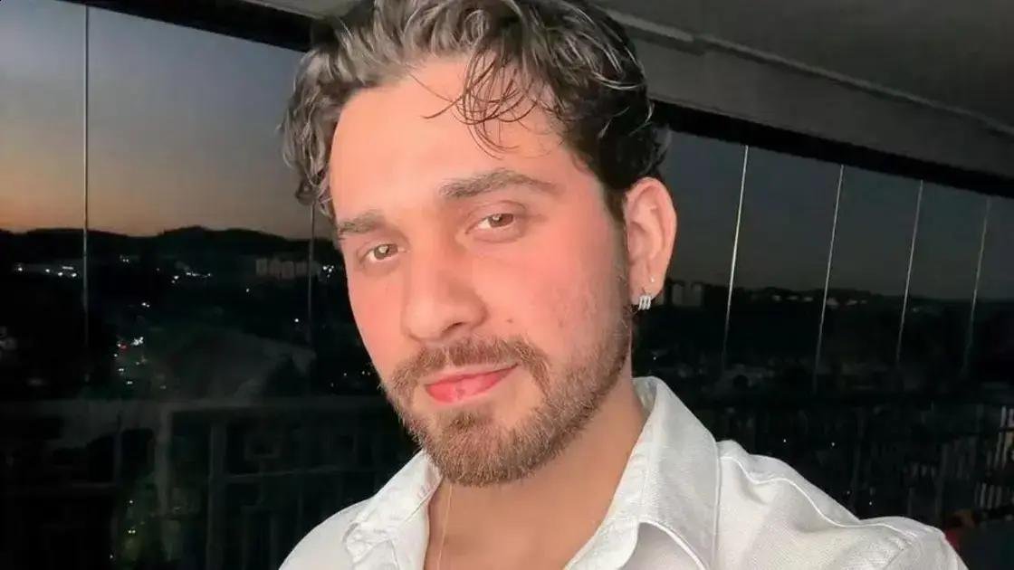 Gustavo Mioto é flagrado em clima romântico com ex-BBB Larissa Santos