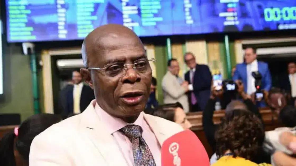 Hamilton Assis comemora arquivamento de processo de cassação na Câmara de Salvador