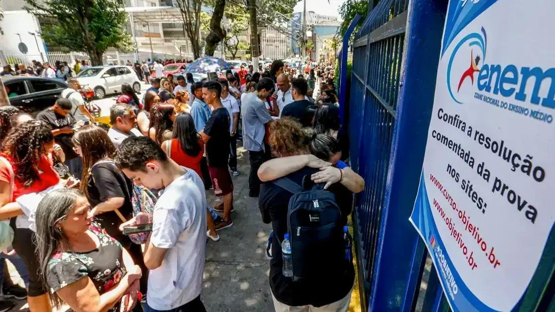 Hugo Motta faz piada sobre os atrasados do Enem e incentiva