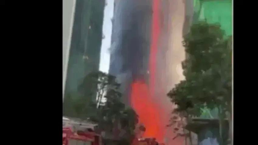 Incêndio em Hong Kong deixa quatro mortos em complexo habitacional