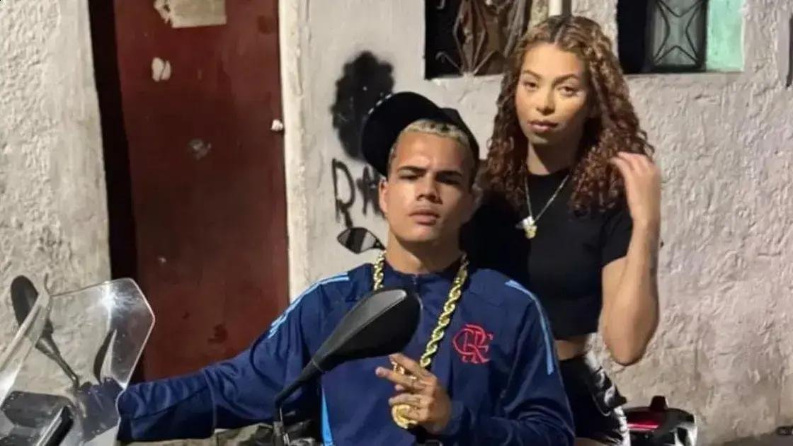 Japinha do CV ressurge com namorado em passeio pelo Complexo do Alemão