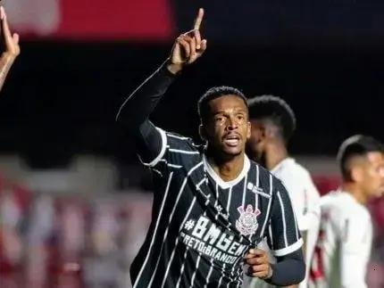 Jô, ex-jogador do Corinthians, preso novamente por pensão alimentícia