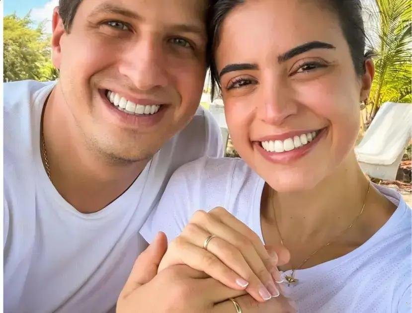 João Campos e Tabata Amaral anunciam noivado e celebram amor