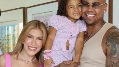 Lore Improta celebra felicidade da segunda gravidez em desfile