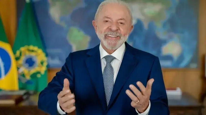 Lula anuncia isenção de Imposto de Renda para salários até R$ 5.000