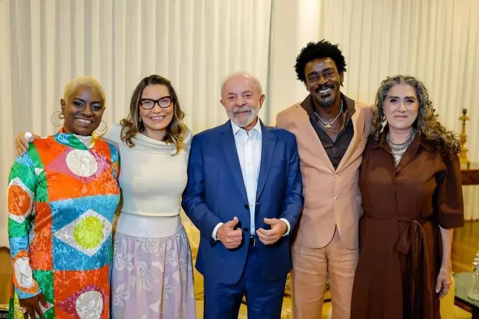 Lula entrega proposta do Plano Nacional de Cultura e reforça políticas culturais