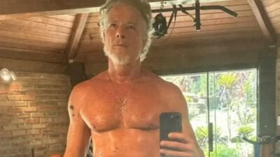 Marcello Novaes compartilha foto nu e provoca reações de famosos nas redes sociais