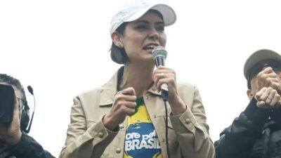 Michelle Bolsonaro se manifesta após conversão da prisão de Jair Bolsonaro