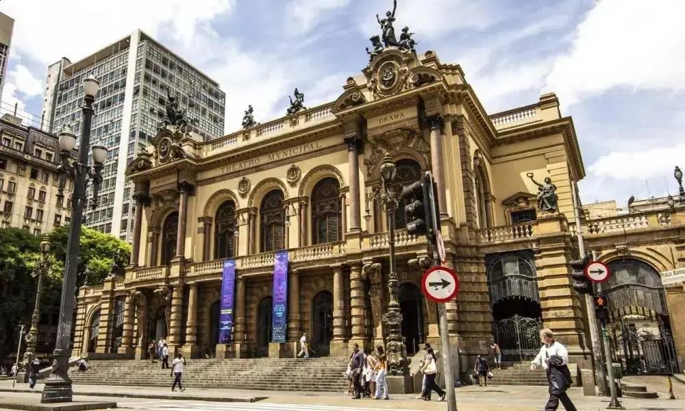 Músicos acionam MP-SP contra Fundação do Theatro Municipal