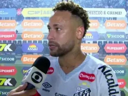 Neymar desabafa sobre crítica e lesão após vitória do Santos