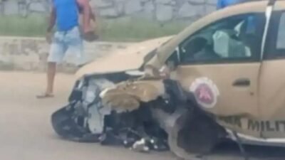 Policial fica ferido após colisão em árvore em Feira de Santana