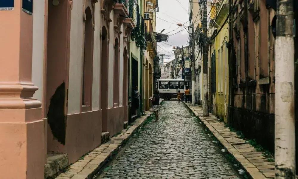 Prefeitos de Belém e Paris firmam acordo em busca de sustentabilidade