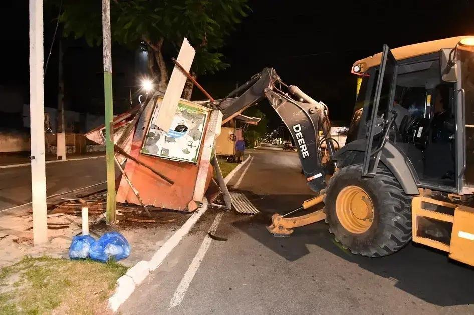 Prefeitura de Alagoinhas inicia remoção de estruturas abandonadas por segurança