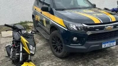PRF recupera motocicleta roubada em fiscalização na BR-116