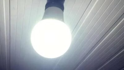 Redução no preço da energia elétrica em dezembro anima consumidores