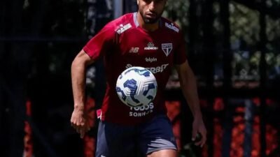 São Paulo enfrenta o Corinthians sem Lucas Moura: um desafio a mais