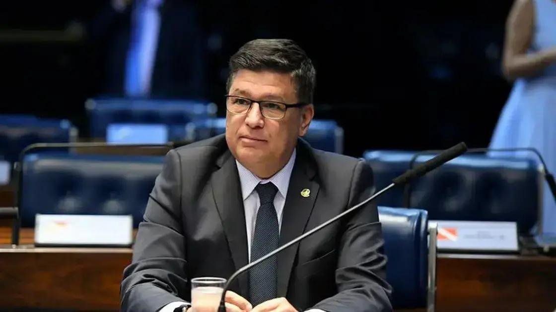 Senador celebra prisão de ex-chefe do INSS e destaca fraudes no setor