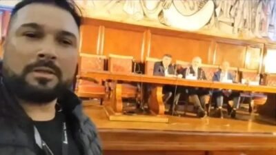 Symon Castro interrompe debate em Buenos Aires e clama por justiça