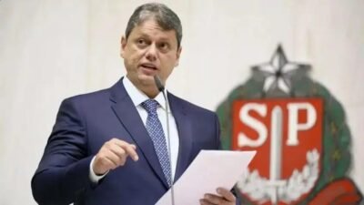 Tarcísio de Freitas sugere troca do CEO para o Brasil voltar a funcionar