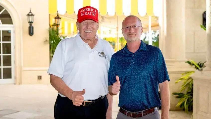 Trump sugere revogação de licenças da ABC após perguntas incômodas