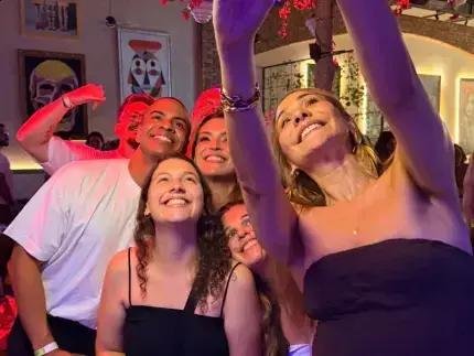 A equipe do "É de Casa" celebra o fim de ano em grande estilo