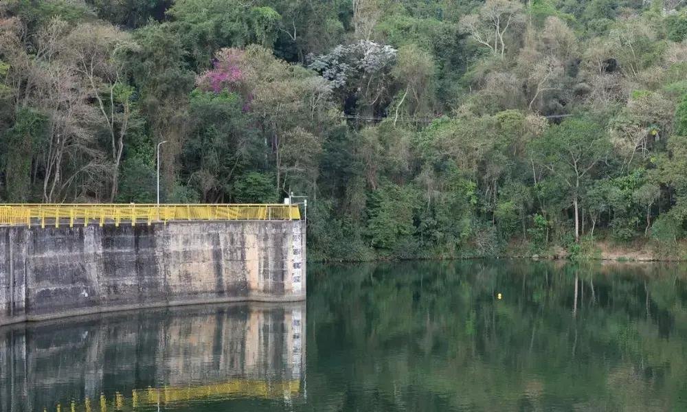 Alertas sobre o abastecimento de água em São Paulo em tempos de crise