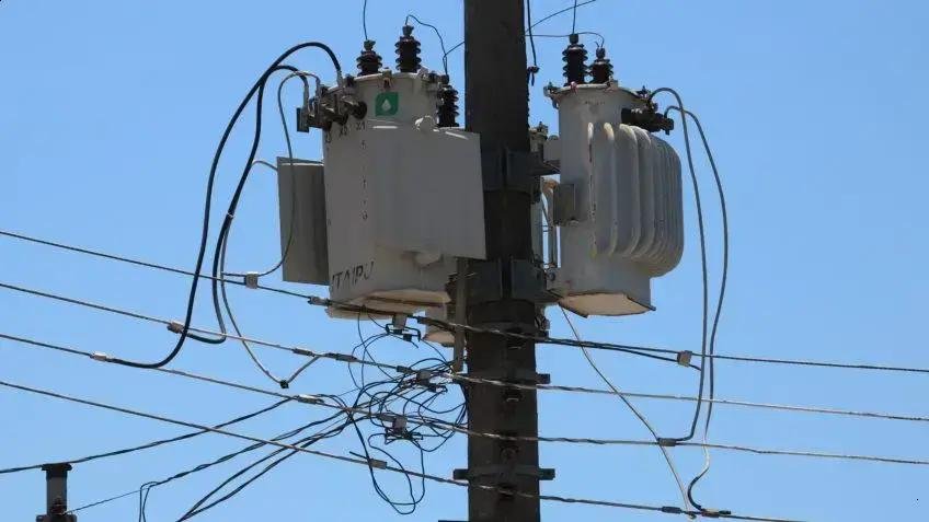 Aneel aprova novo regulamento de compartilhamento de postes entre distribuidoras e telecomunicações