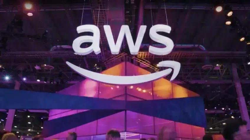 AWS lança chip Trainium3 que promete revolucionar o treinamento em IA