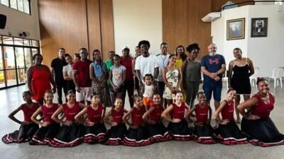 Ballet gratuito transforma a vida de crianças em Salvador